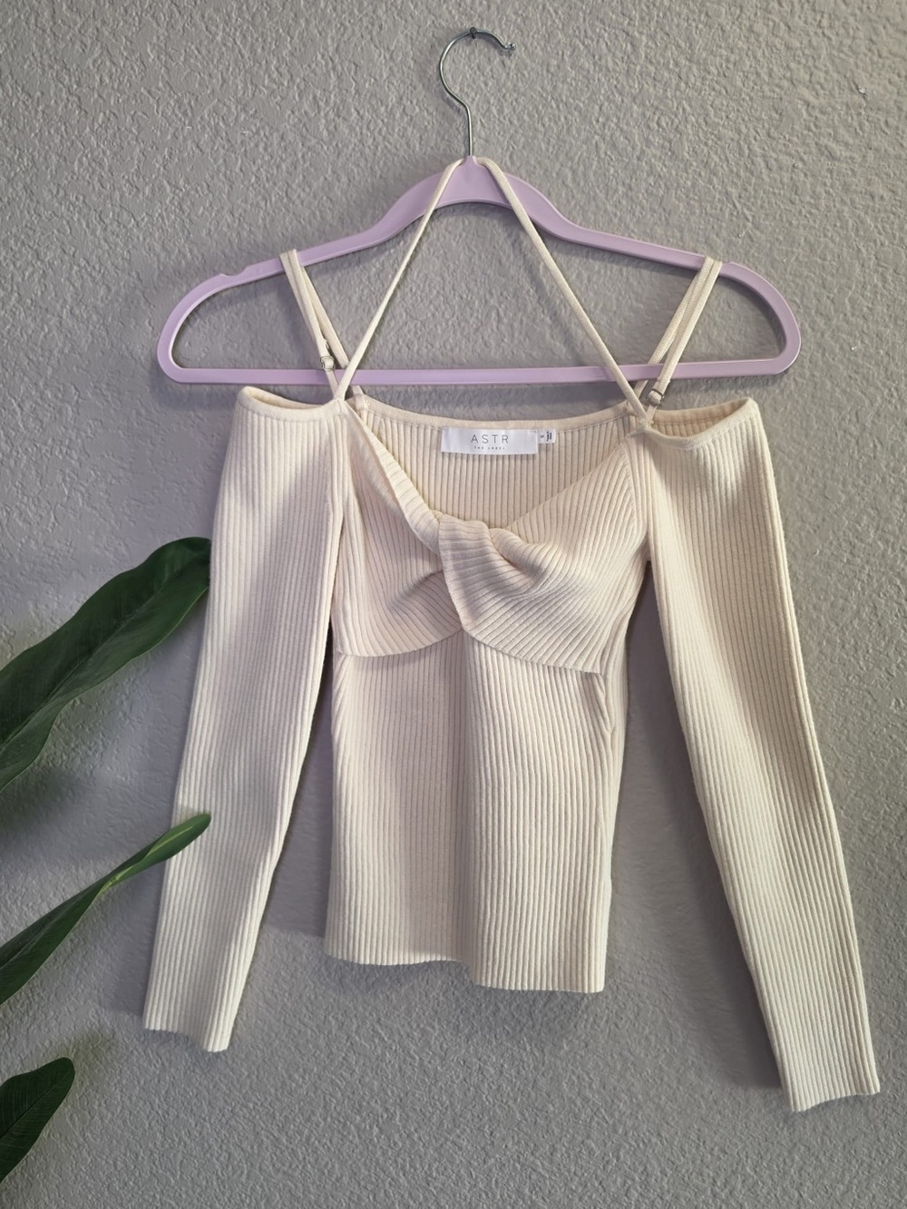 Astr Cream Ribbed Cold-Shoulder Twist Front Long Sleeve Top
